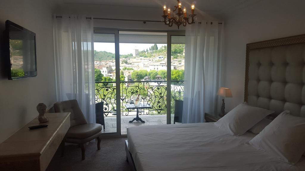 Hotel Les Deux Lions Riez Zimmer foto